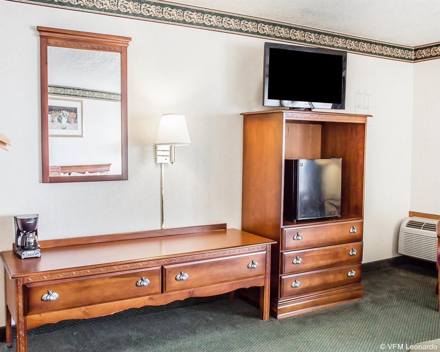 Quality Inn Lakefront Сент-Игнас Экстерьер фото