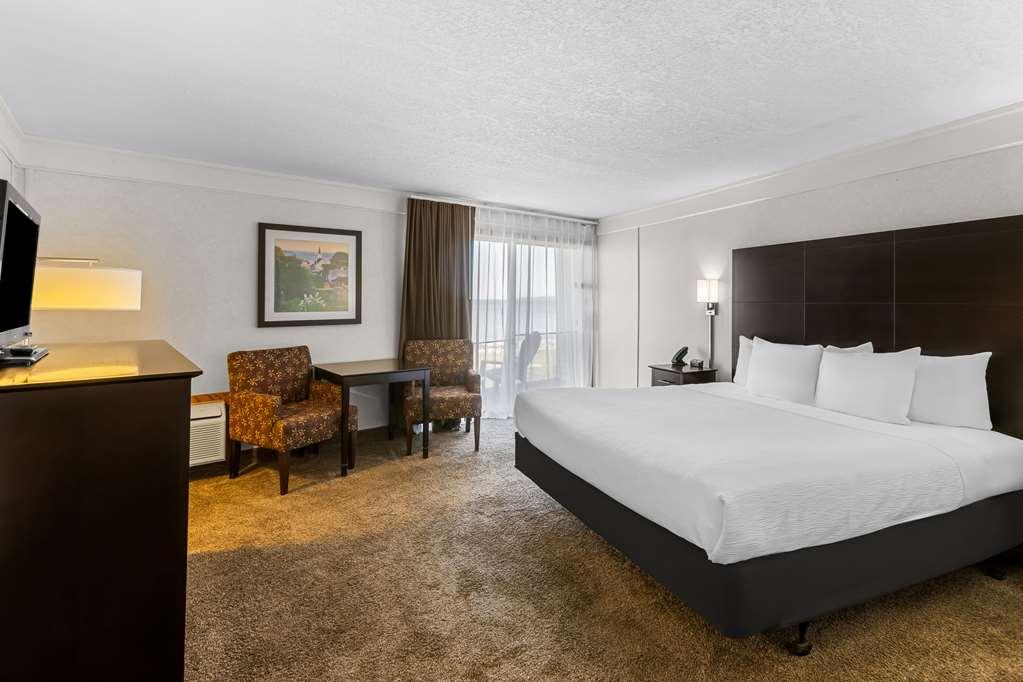 Quality Inn Lakefront Сент-Игнас Номер фото